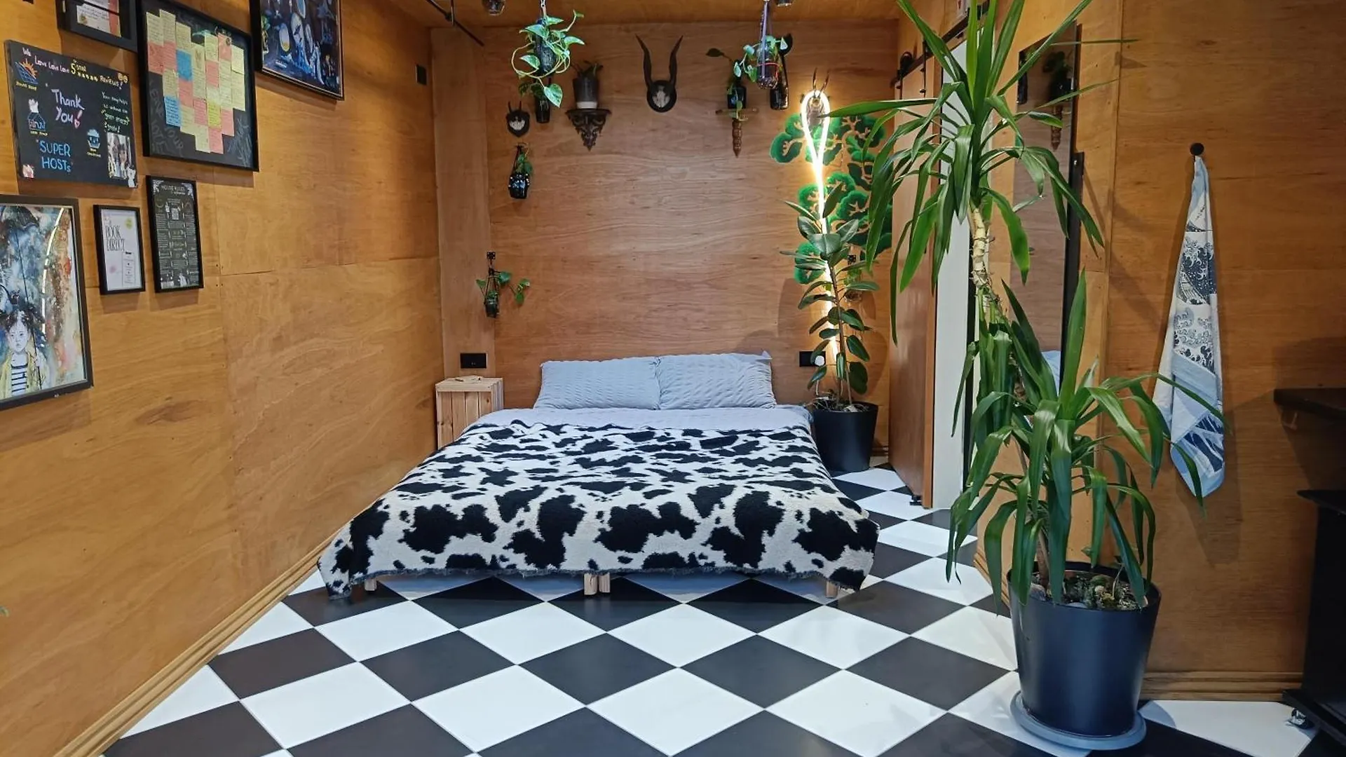 Spacious Cabin London Canary Wharf Free Parking B&B location